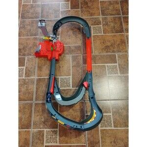 Hot Wheels Racing Formula 1 Sprint Race Circuit Track Set with 3 Die-Cast Toy Ca